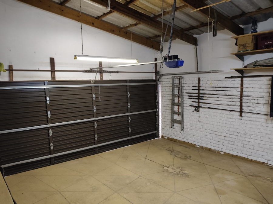 4 Bedroom Property for Sale in Wavecrest Eastern Cape